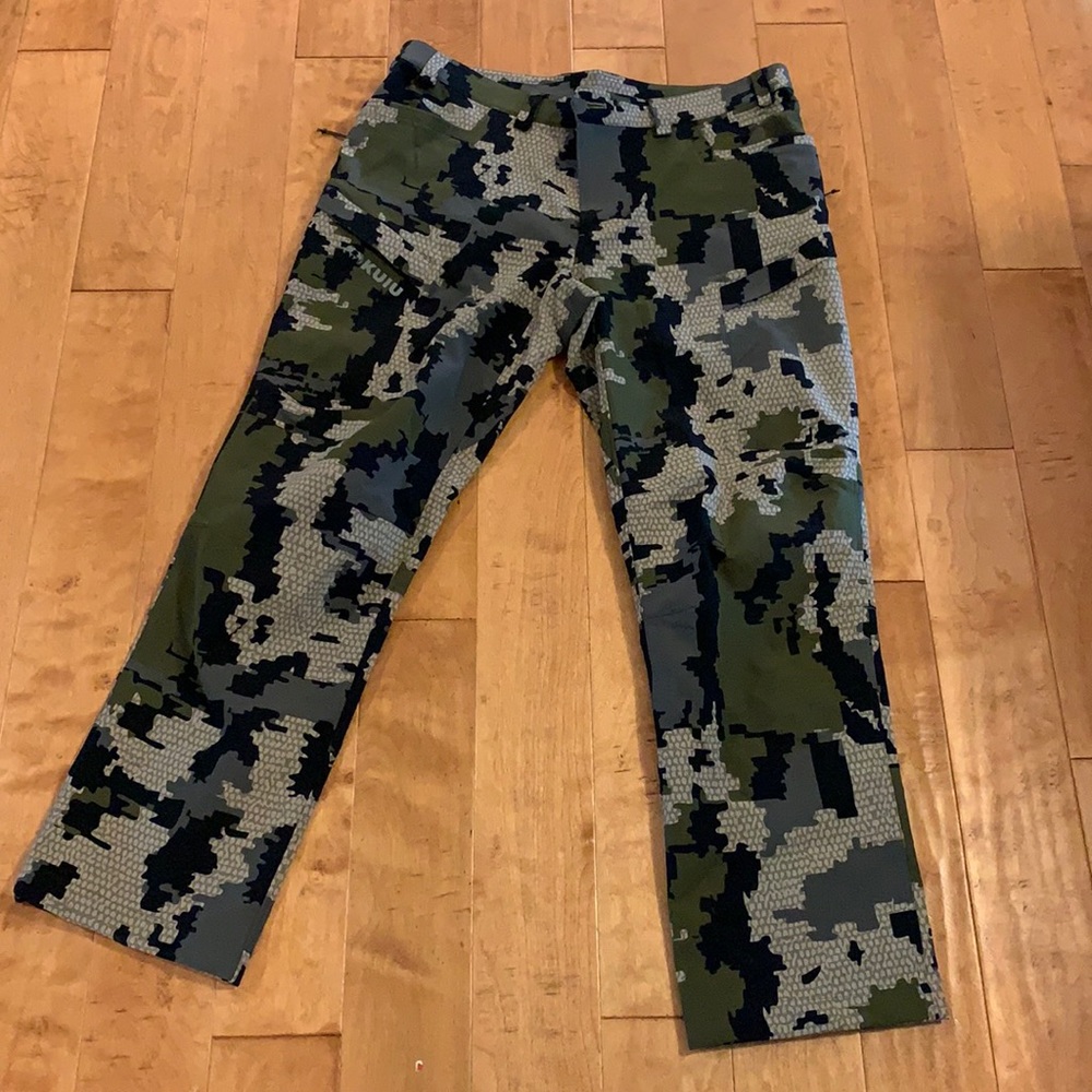 Kuiu attack pants.